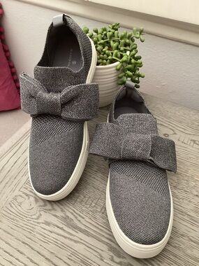Bandolino Metallic Pewter Sparkle Knit Bow Slip-On Sneakers 7.5M